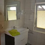 アパート Adebarsoase