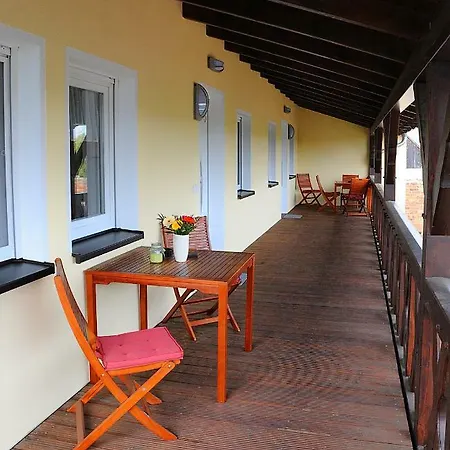 Adebarsoase Lejlighed