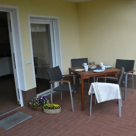 Adebarsoase Apartment *