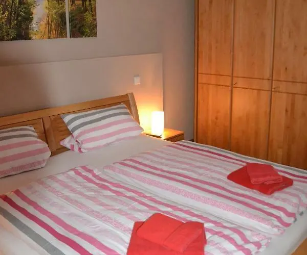 Adebarsoase Apartman *