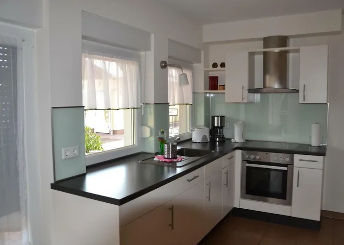 Adebarsoase Apartman *